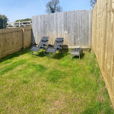 Adorable Bedsit For You, Partner And Your Pet! Stepaside  Exterior photo