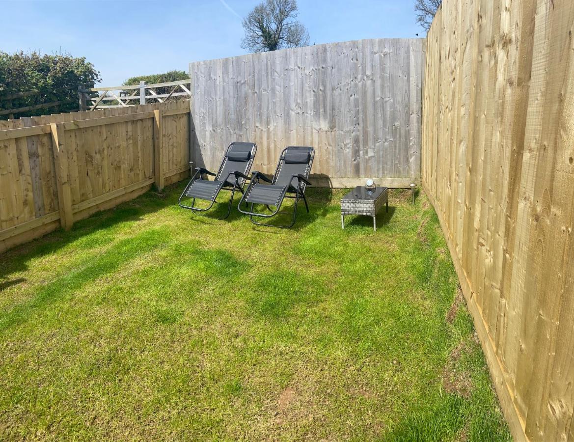 Adorable Bedsit For You, Partner And Your Pet! Stepaside  Exterior photo